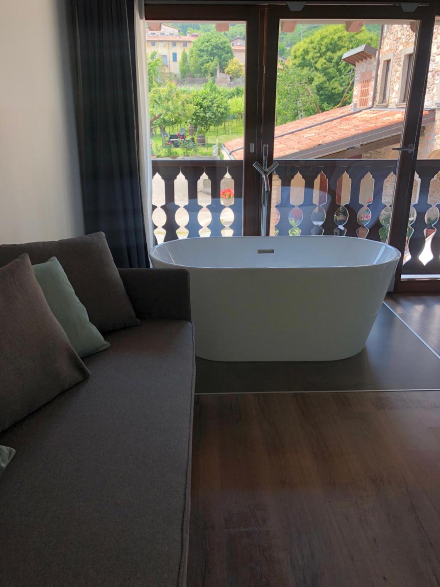 La Terrazza Sulle Vigne B&B Corte Franca Pokój zdjęcie